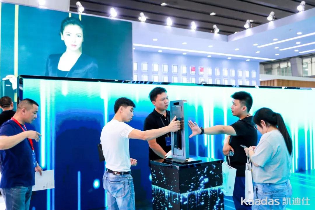 Kaadas伟德app安卓版下载建博会首秀告捷